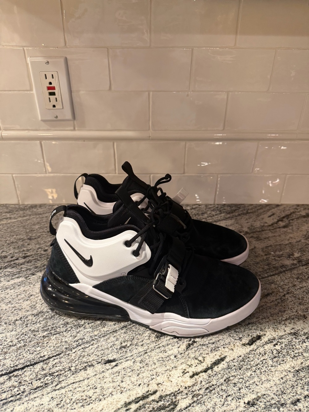 Men’s Nike Air Force 270 AH6772-006 Size 10